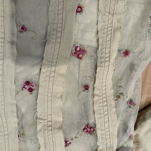 Upcycled tan jean jacket with floral lace size S - Picture 5 of 5